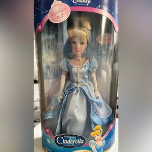 Disney Princess Cinderella Porcelain Doll.  Brasskey Keepsake Edition 2005.